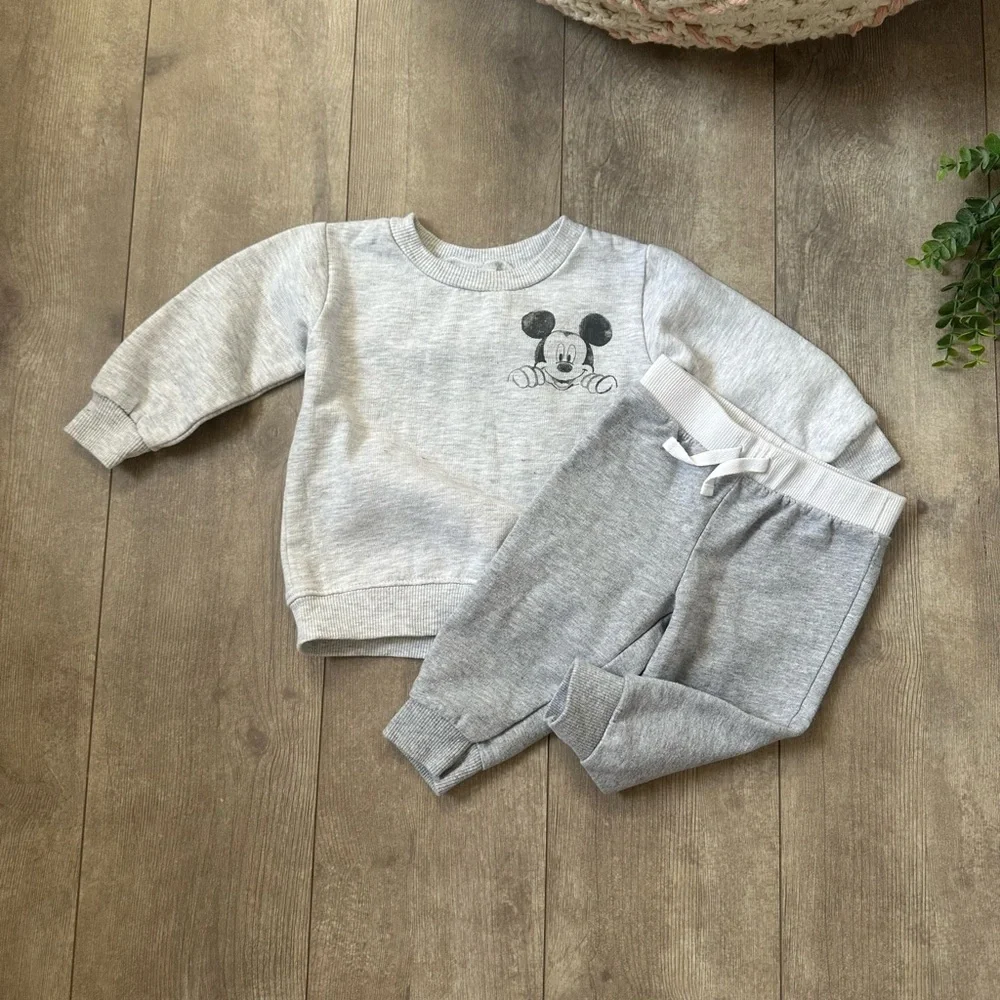 Disney Mickey Mouse Modern Baby Boy Sweatshirt and Carter’s Joggers Sweat Set